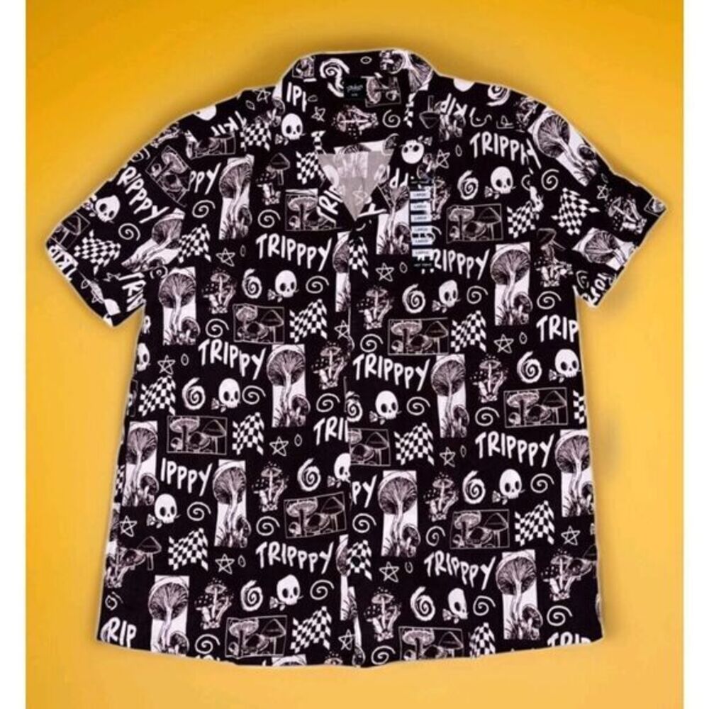Hot Topic Mushrooms‎ Trippy Skull Button Down Hawaiian Shirt Large New CR10